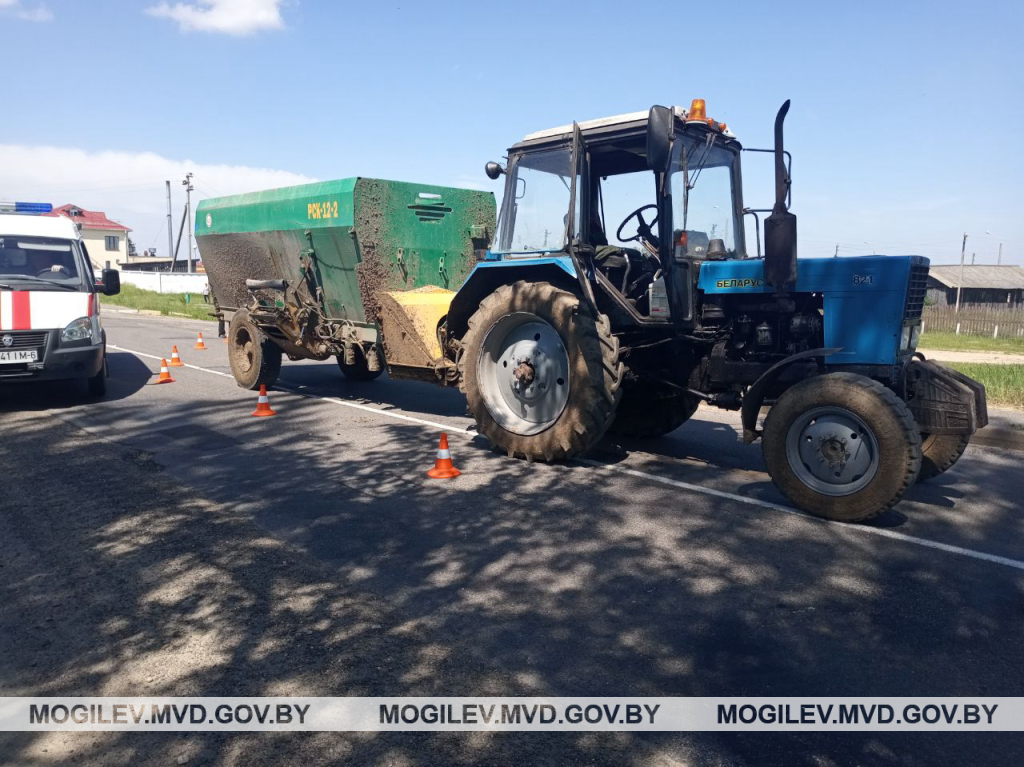 В Белыничском районе трактор сбил велосипедистку