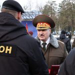 Александр Лукашенко уповает на красавцев в погонах