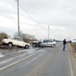 После аварии в Бобруйске спасателям пришлось извлекать зажатого в авто водителя (Видео)