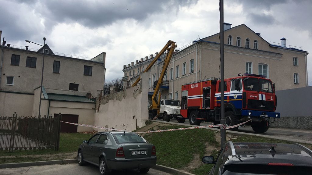 У Магілёве разбураюць апошнія рэшткі экзэрцыргаўза (Фота)