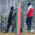 Польские власти заявляют, что могут полностью закрыть границу с Беларусью